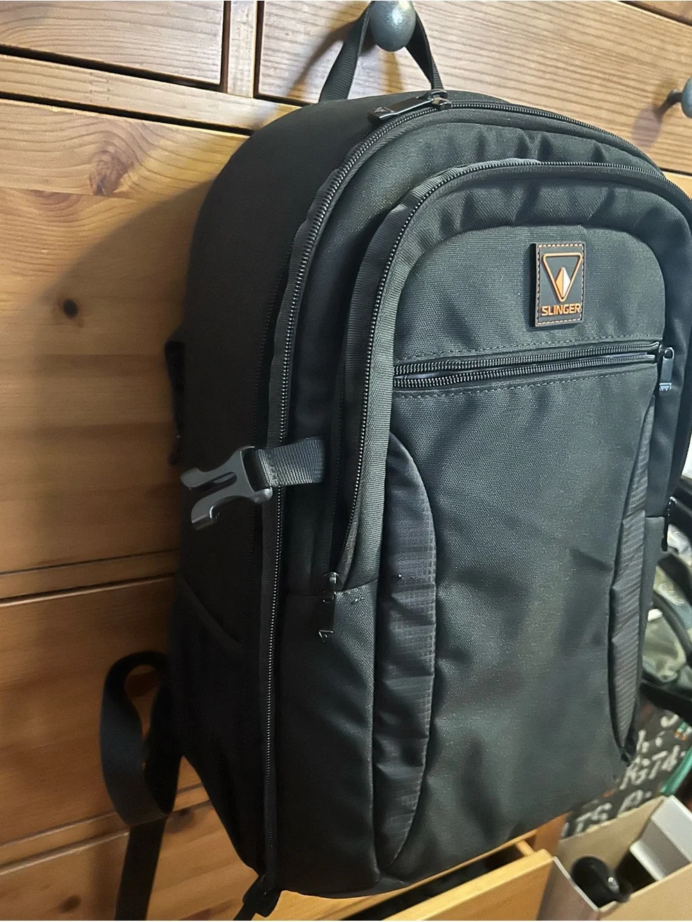 Slinger Alpine 200 Lightweight Compact Camera Backpack. Multiple Pockets. NWOT